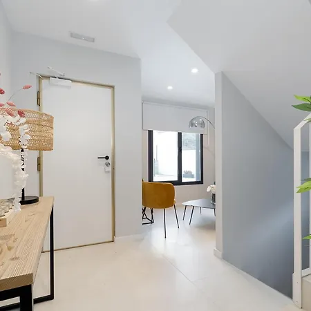 Elegante Y Luminoso En - Apto 4 By Apartament *