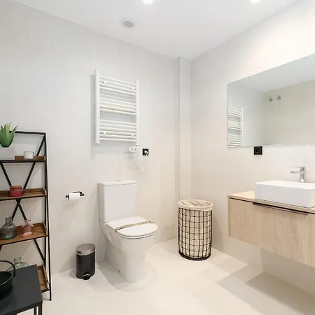 Elegante Y Luminoso En - Apto 4 By Apartment